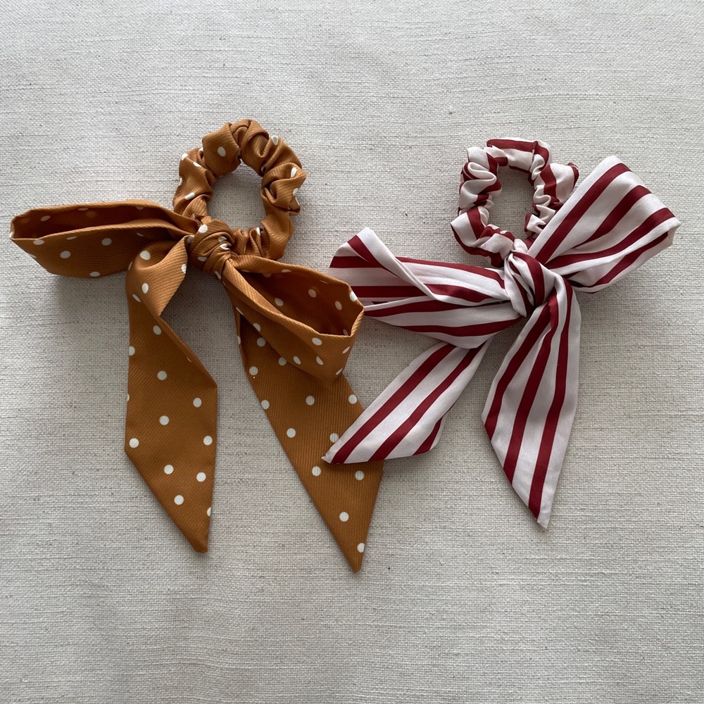 Bundle of 2 Urban Outfitters Bows